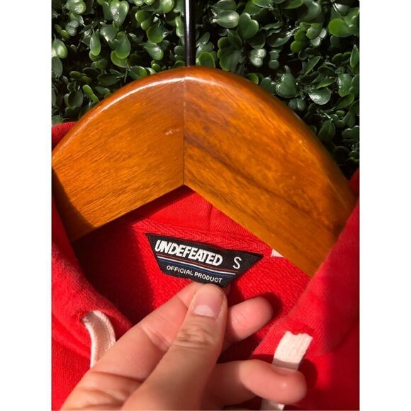 Undefeated Red Mens Hype Streetwear Zip Up Jacket Hoodie Sz Small - Picture 3 of 9